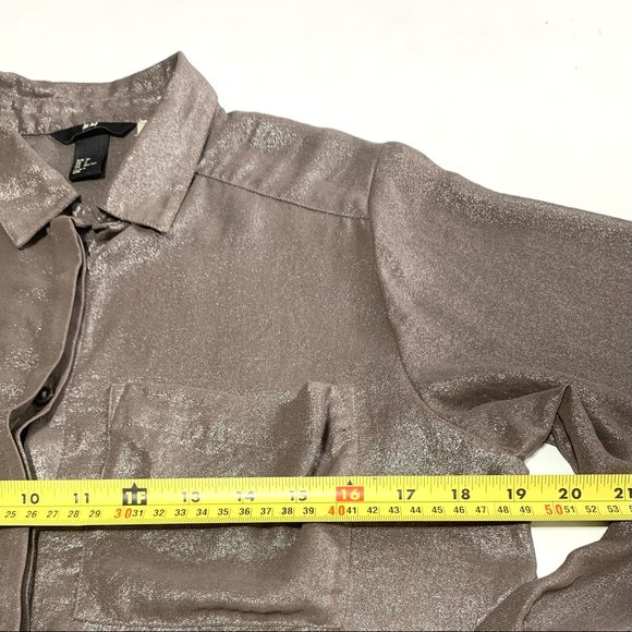 2/$20 H&M Brown Gray Shimmer Button Down Long Sleeves Blouse Size 2 - Picture 6 of 8